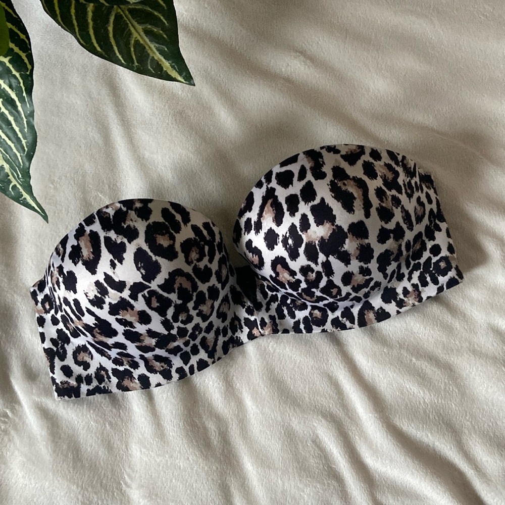 Victoria Secret Boom Shell Strapless Bra